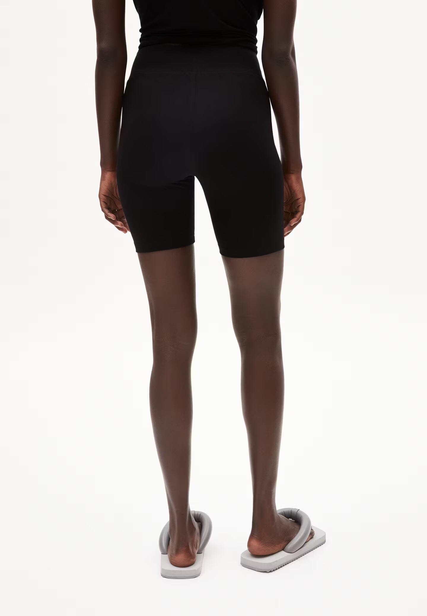 Armedangels - W's Nedaa Litaa Shorts - Organic cotton - Weekendbee - sustainable sportswear