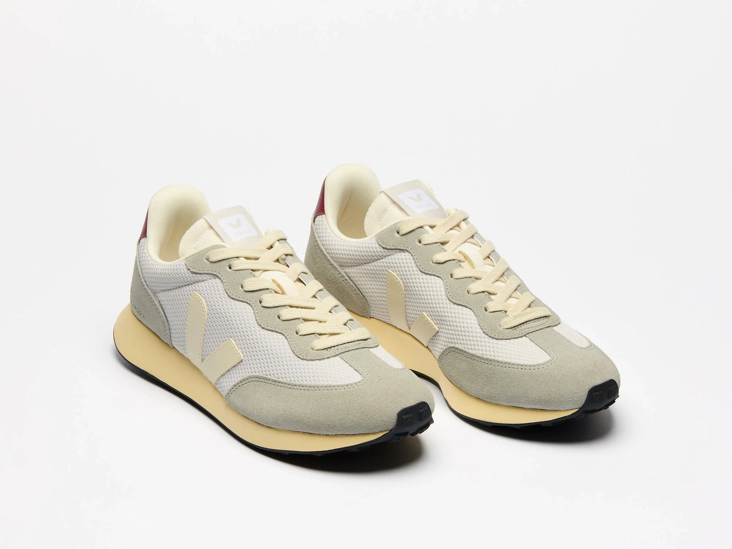 Veja - W's Rio Branco Alveomesh - Recycled Polyester - Weekendbee - sustainable sportswear